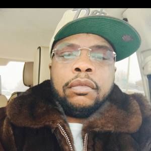 Meet your Posher, Carlos